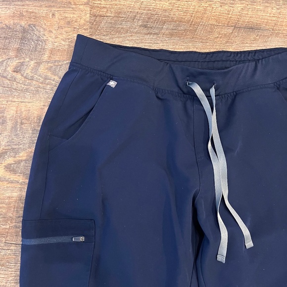 Figs Zamora Jogger Scrub Pants - Picture 3 of 4